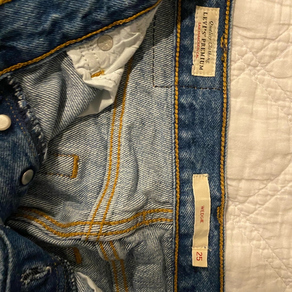 Levi’s Wedgie Jeans